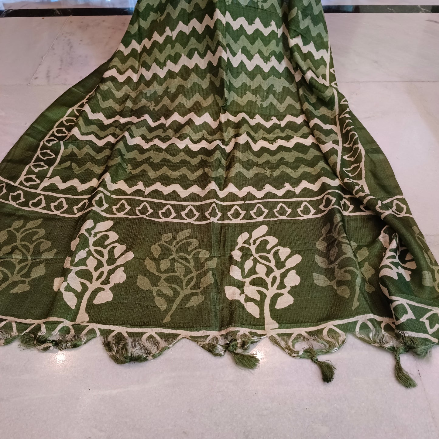 Green Cotton and silk Dupatta Floral Pattern, India-made, Party wear