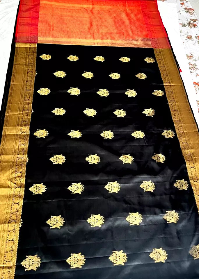 Saree Kanjivaram Pure silk black Gold Woven booti Sari wedding partywear