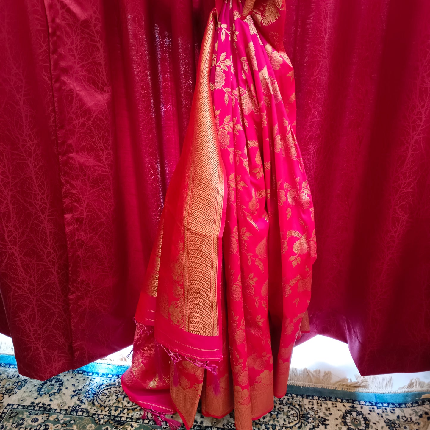 Pure silk Dark Pink Golden Resham Weave Design Sari